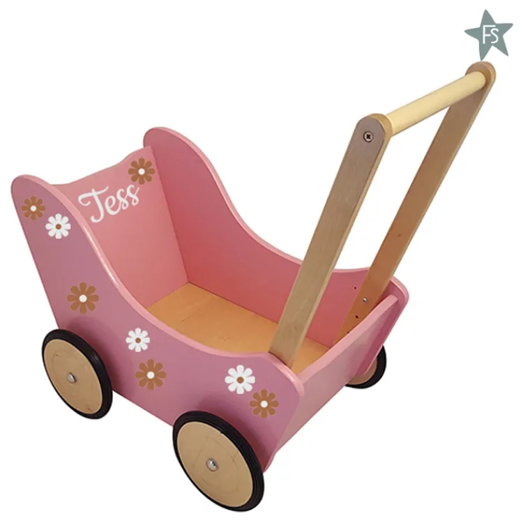 Discount Roze houten poppenwagen | poppenwagen met naam en figuurtjes (incl. dekentje) Houten Poppenwagen Met Naam | Kraamcadeau Meisje